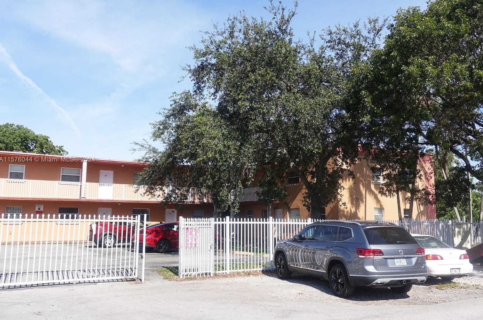 1245 24th St, Hialeah FL  33010-1875 exterior