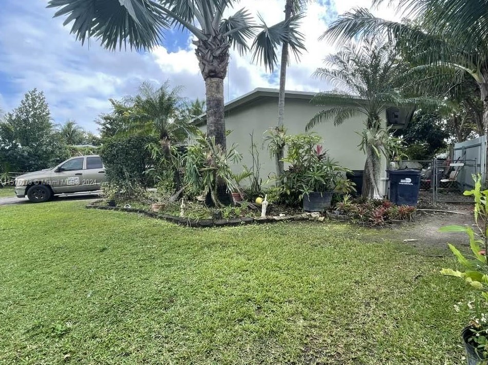 9730 161st St, Miami, FL 33157-3316