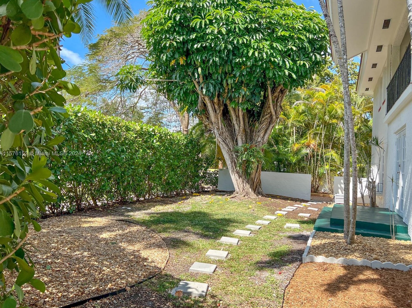 1114 Columbus Blvd, Miami, FL 33134-2312