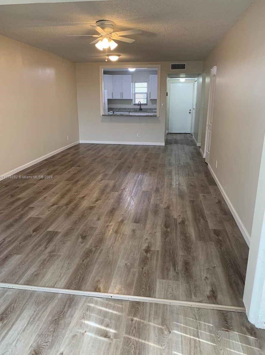 9273 Sw 8th St #411, Boca Raton, FL 33428