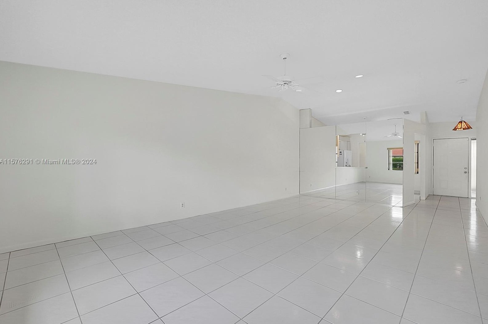 8093 Whispering Palm Dr, Boca Raton FL  33496-5137 exterior