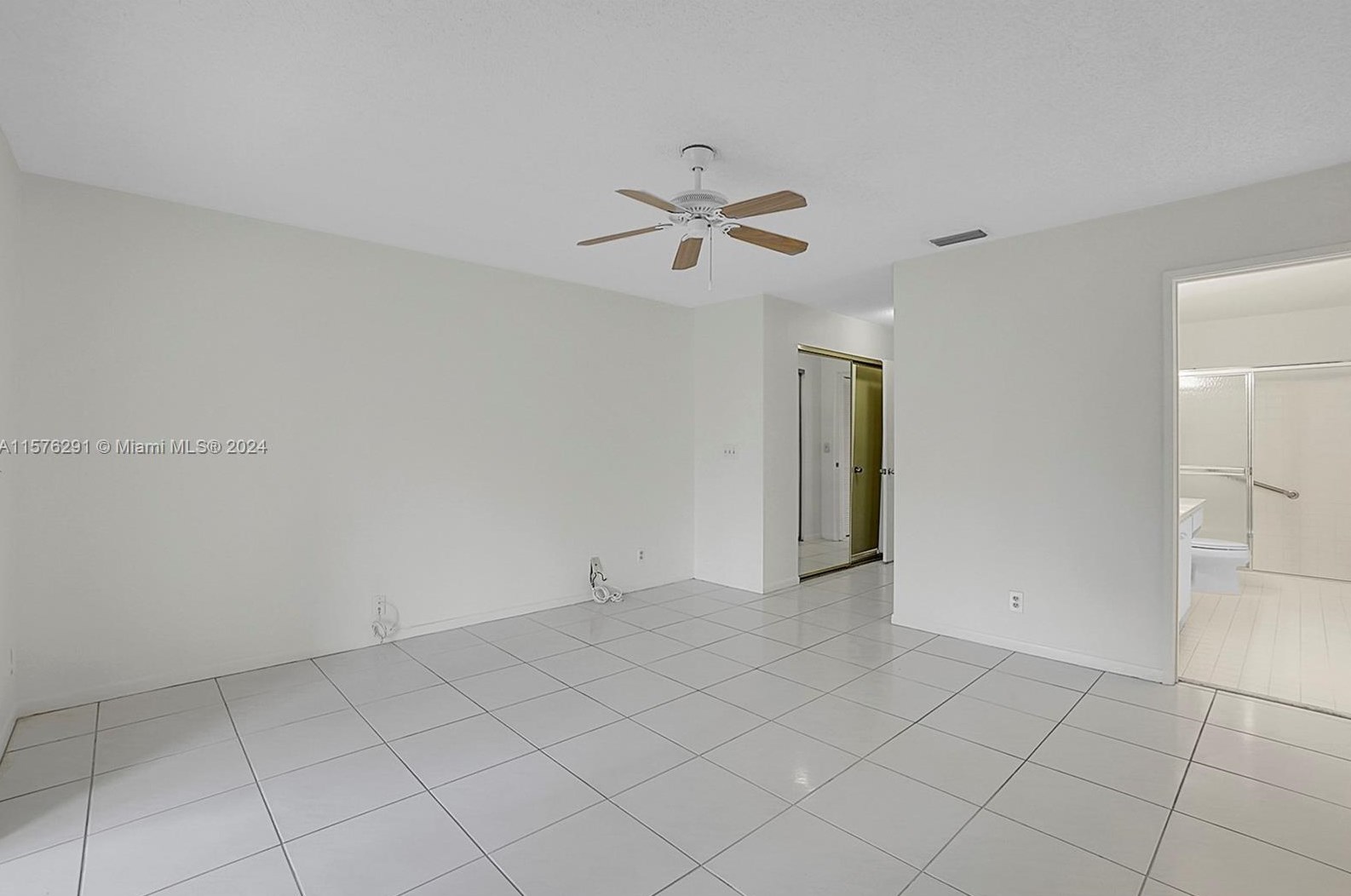 8093 Whispering Palm Dr, Boca Raton FL  33496-5145 exterior