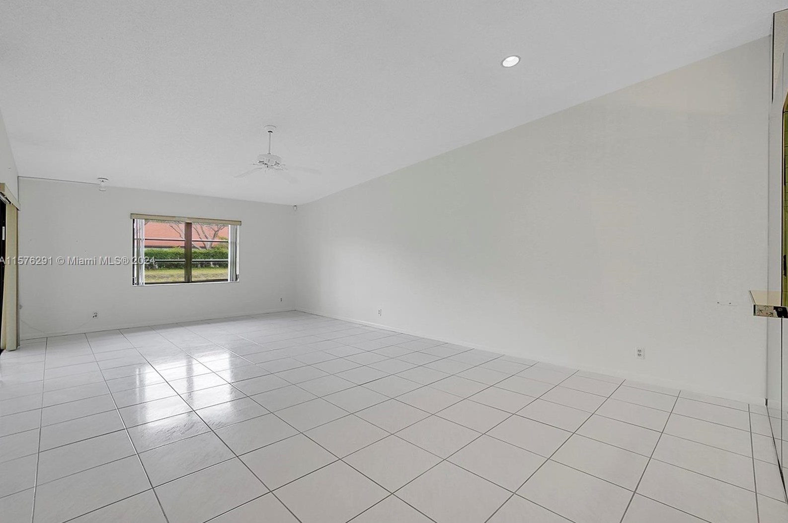 8093 Whispering Palm Dr, Boca Raton FL  33496-5145 exterior