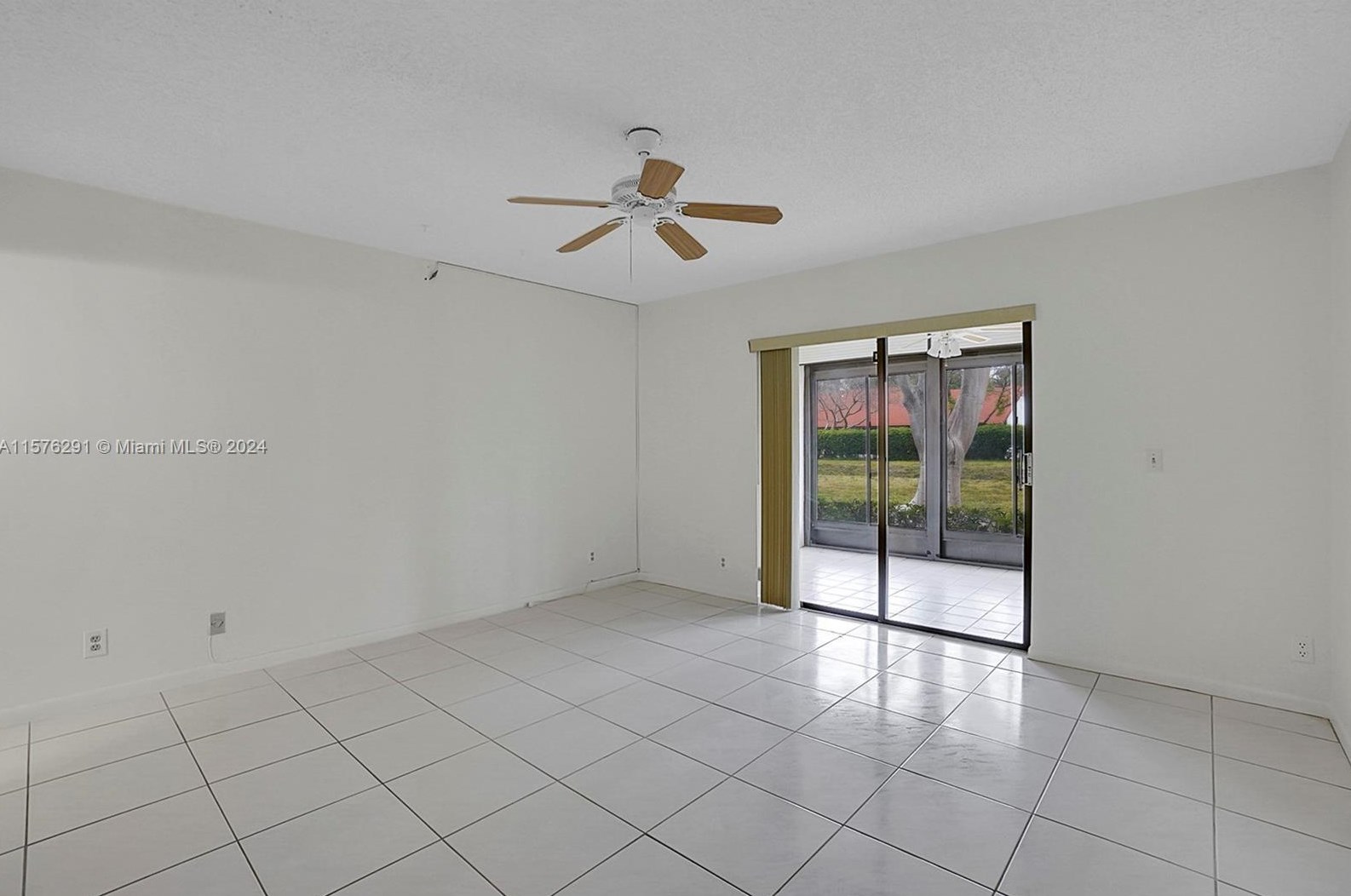 8093 Whispering Palm Dr, Boca Raton FL  33496-5145 exterior