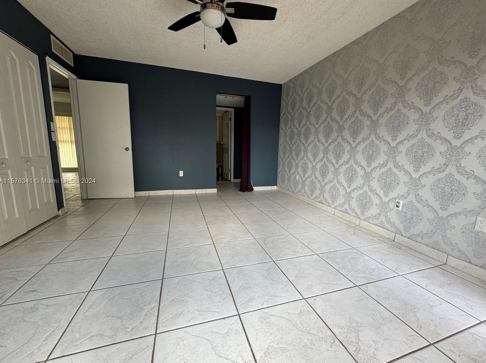 8775 Park Blvd, Miami, FL 33172-5724