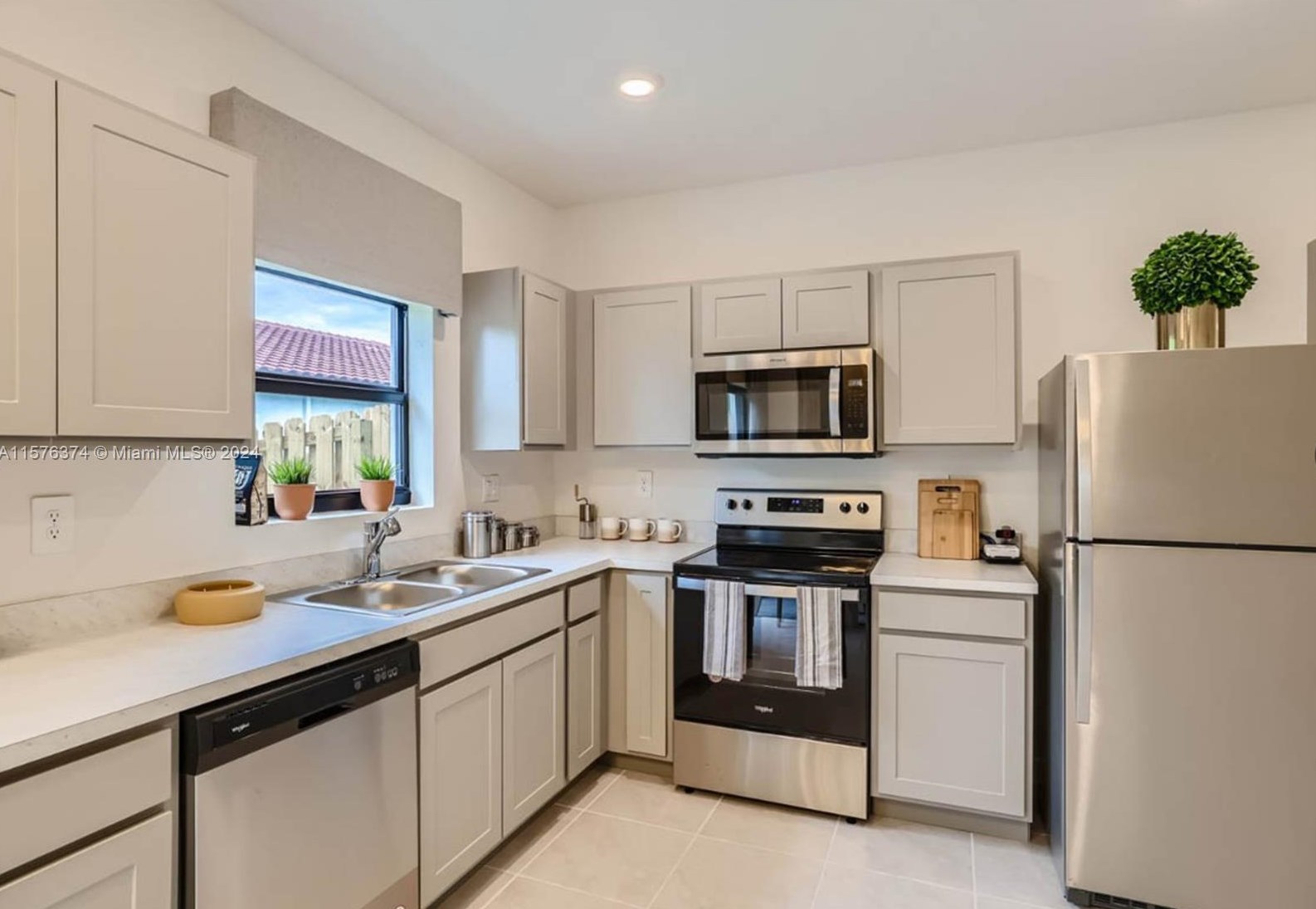 533 1st Dr, Homestead, FL 33034-7306