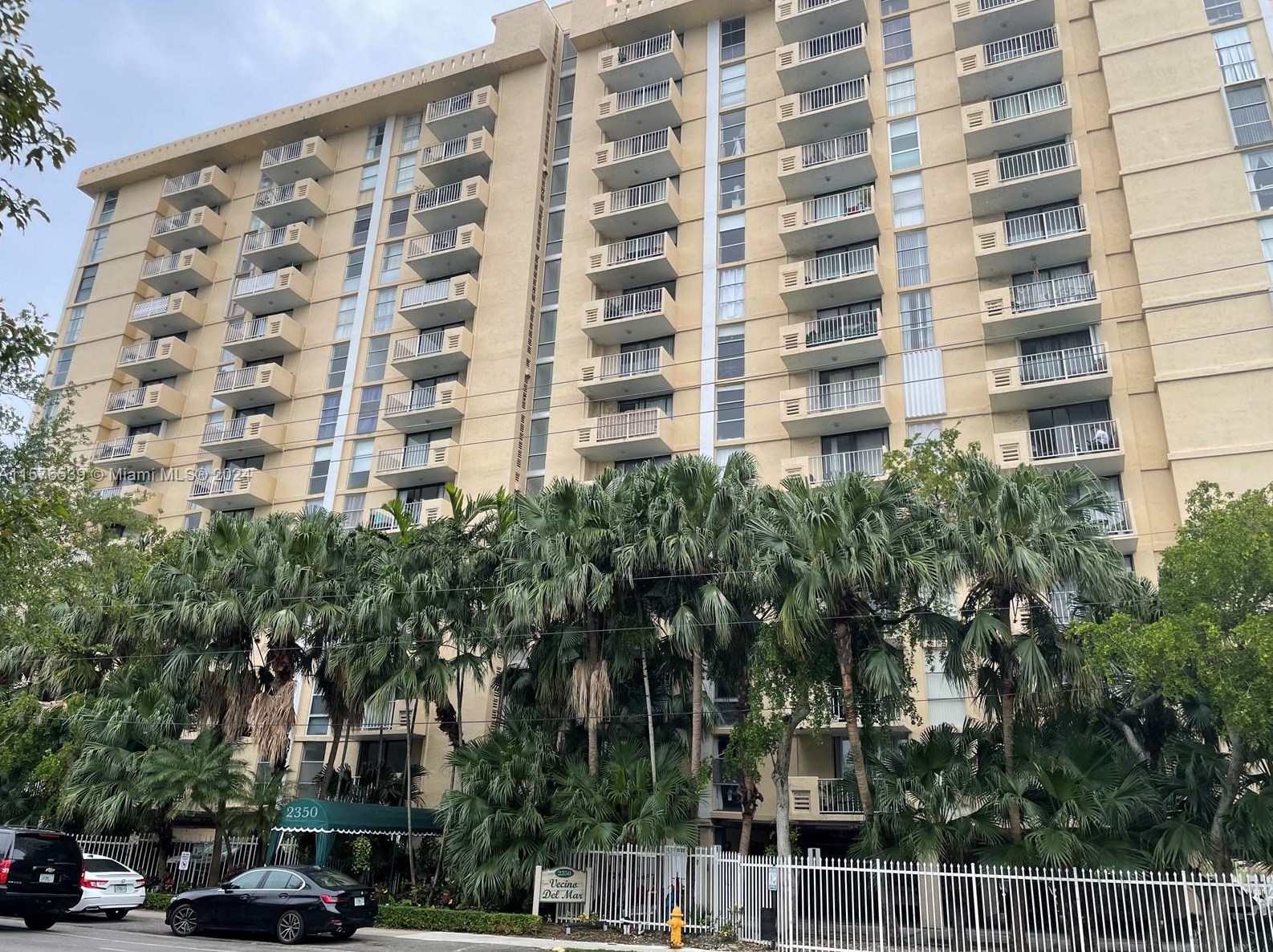 2350 Ne 135th St #1504, Miami, FL 33181