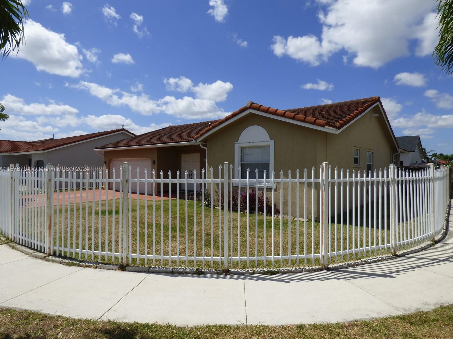 14443 172nd Ln, Miami, FL 33177-6619