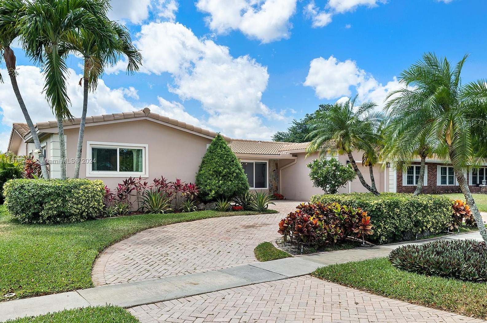 2080 82 Ter, Hollywood FL 33024-3171 exterior