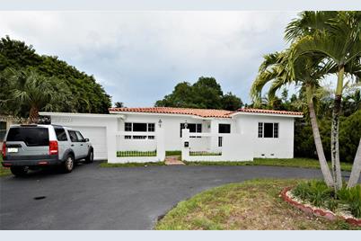 12025 NE 6th Ave, Biscayne Park, FL 33161 - Photo 1