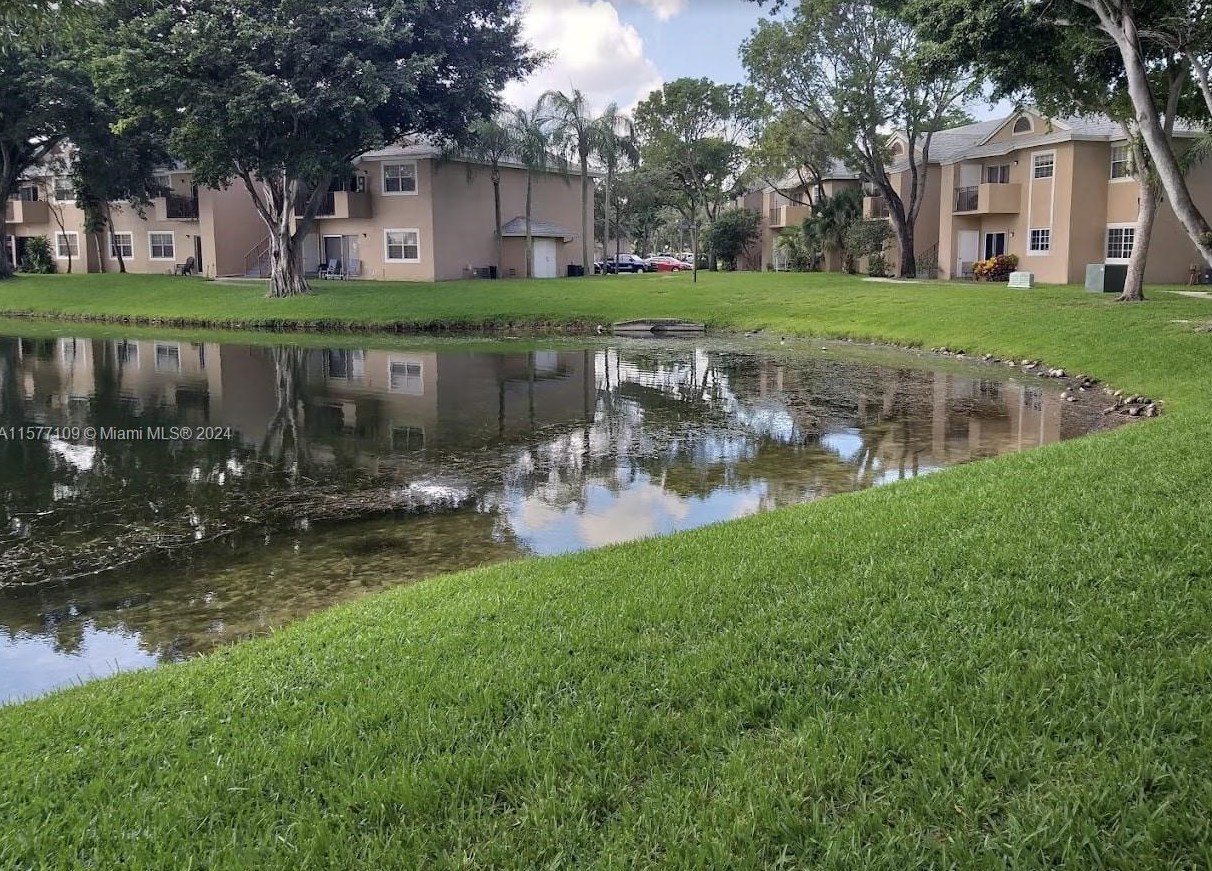 2121 96th Ter, Hollywood, FL 33024-3015