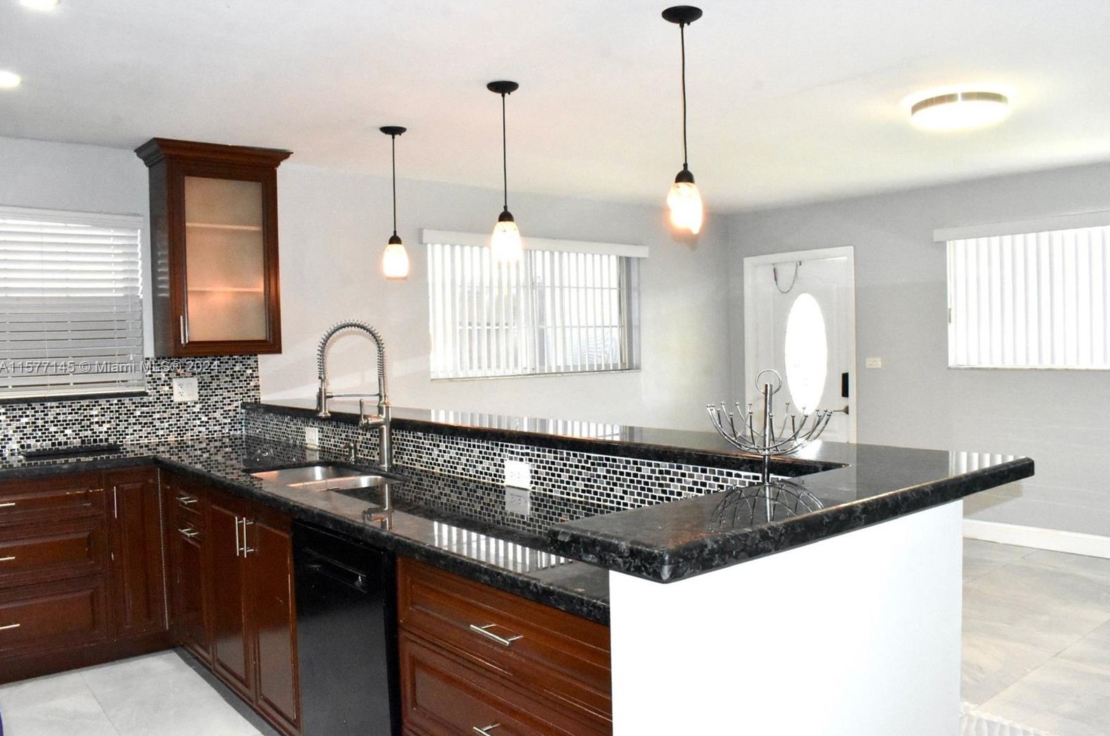 7310 Panama St, Hollywood, FL 33023-3663