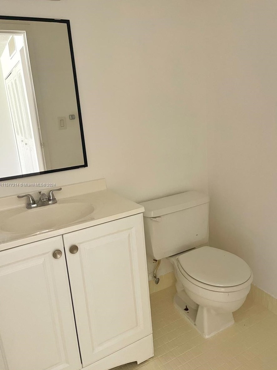 16909 Bay Rd, Miami FL 33160-4254 exterior