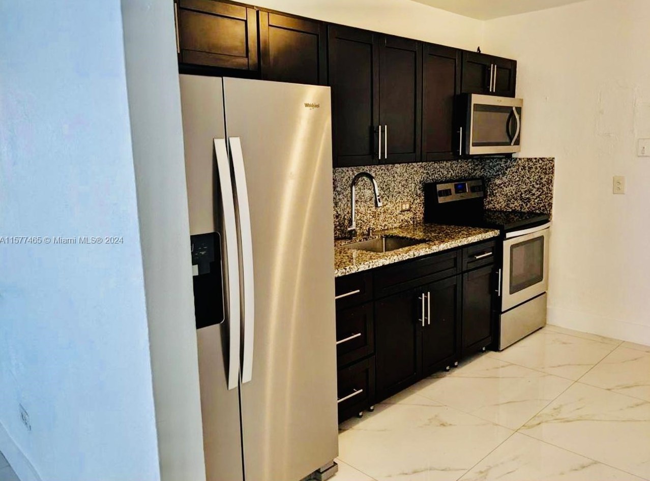 1220 E 10th Ave, Hialeah, FL 33010