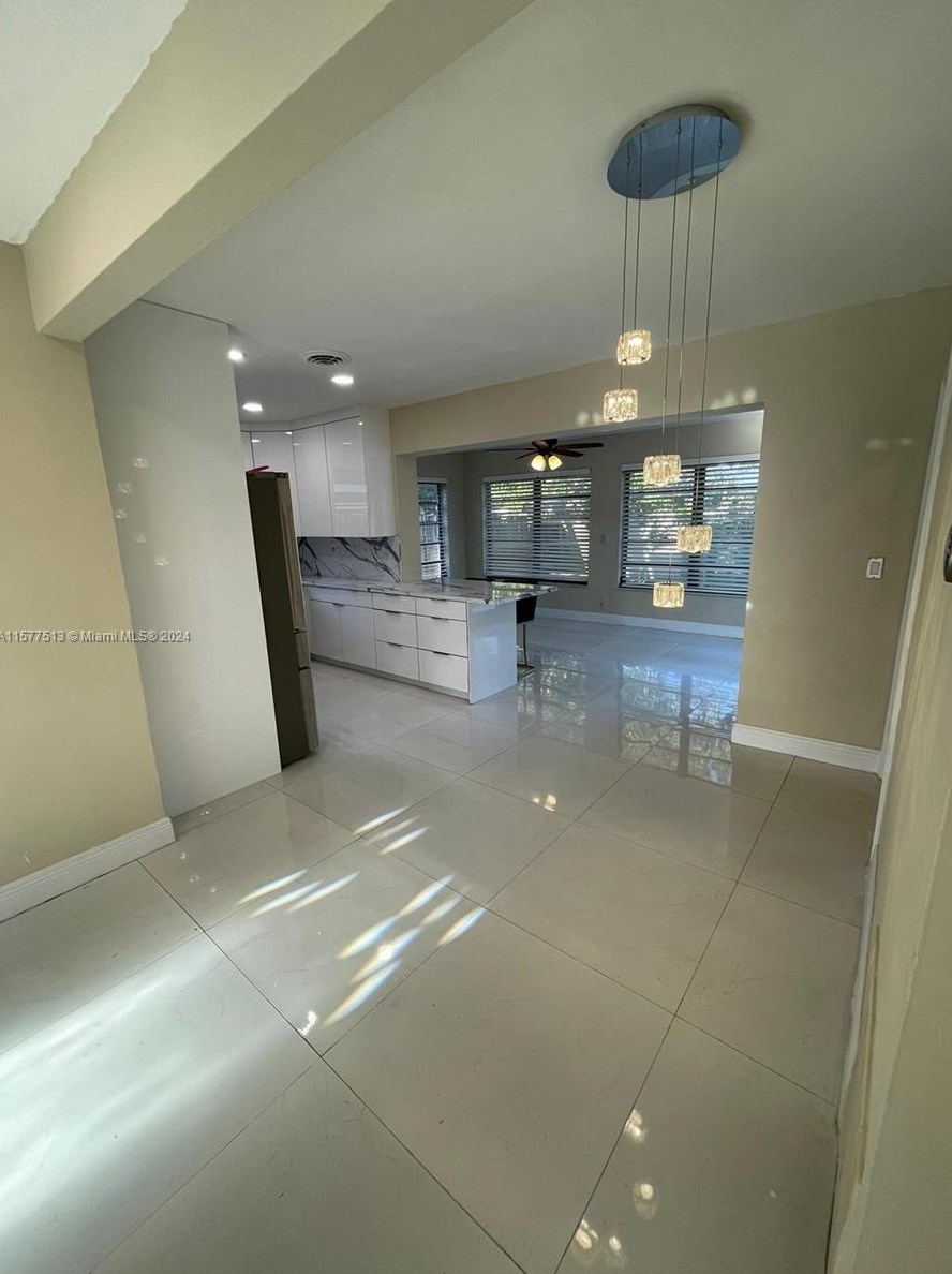 2813 Bahama Dr, Hollywood FL  33023-4743 exterior