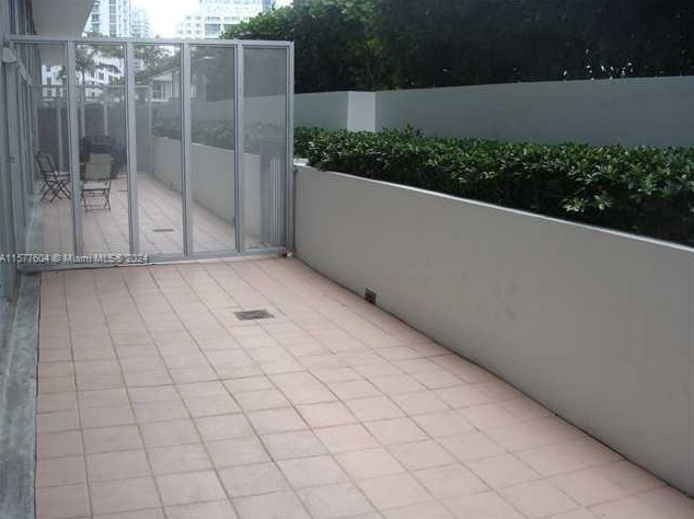 1111 1st Ave, Miami FL  33130-5400 exterior