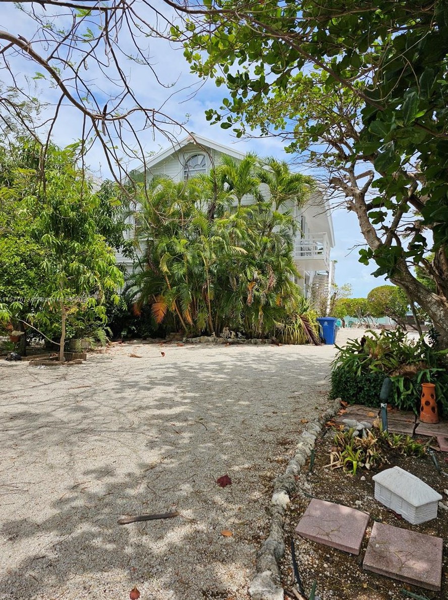 575 Hazel St, Key Largo FL 33037-3125 exterior