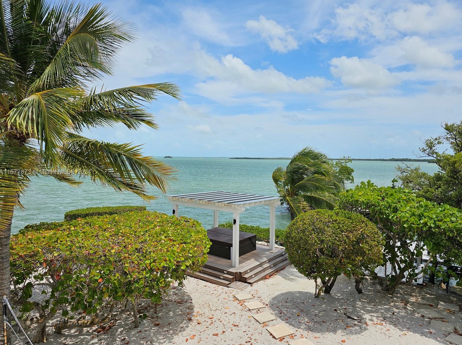 575 Hazel St, Key Largo FL 33037-3125 exterior