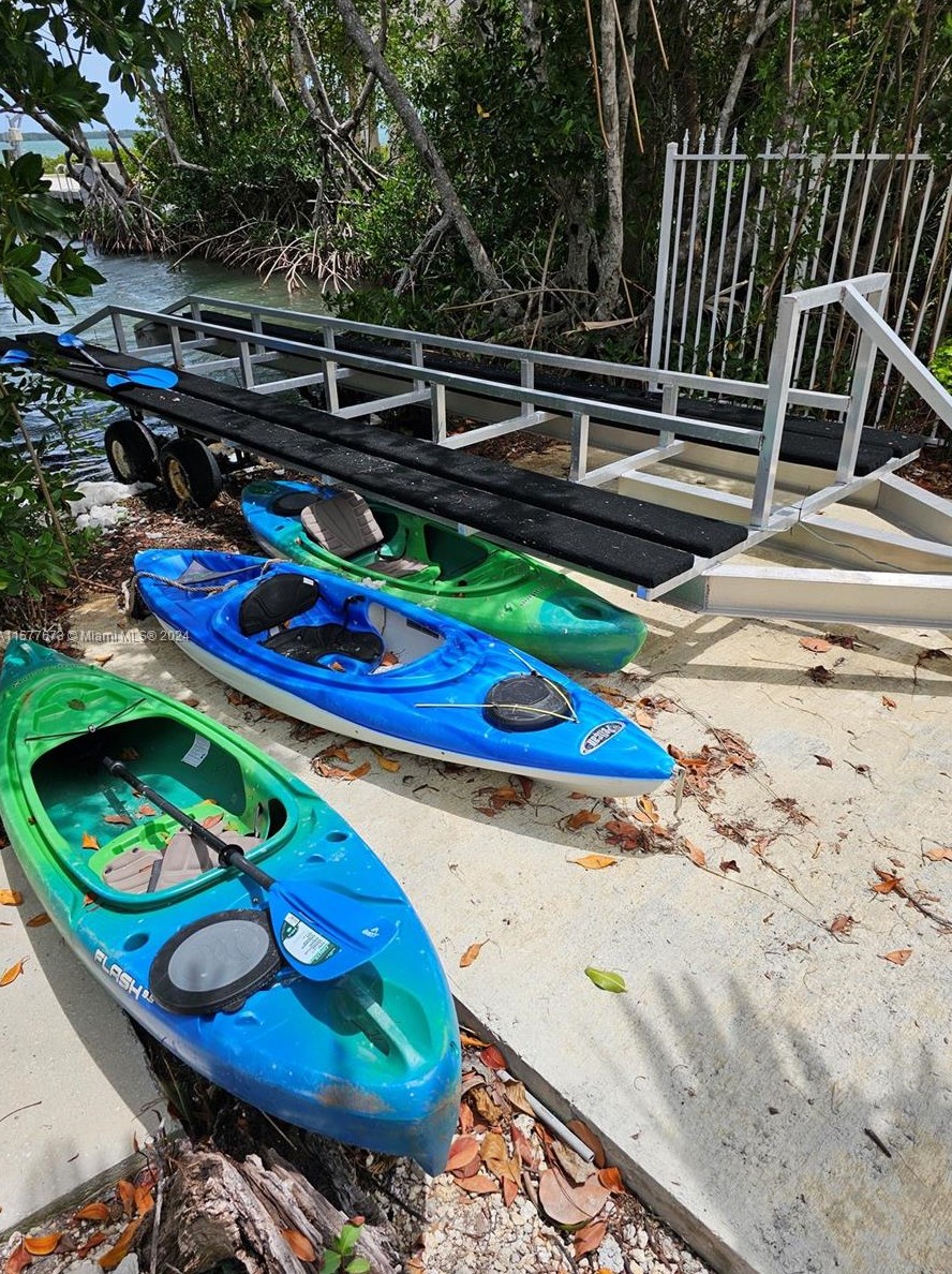 575 Hazel St, Key Largo FL 33037-3125 exterior