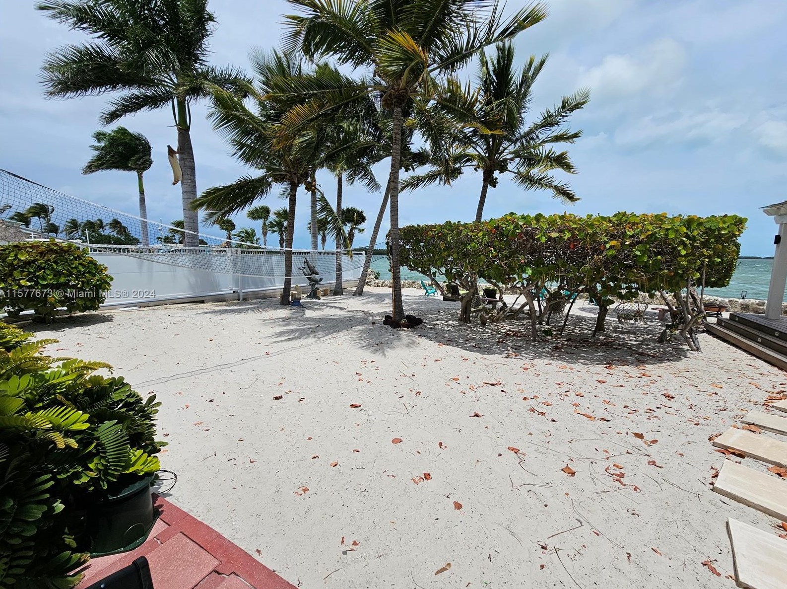 575 Hazel St, Key Largo FL 33037-3125 exterior