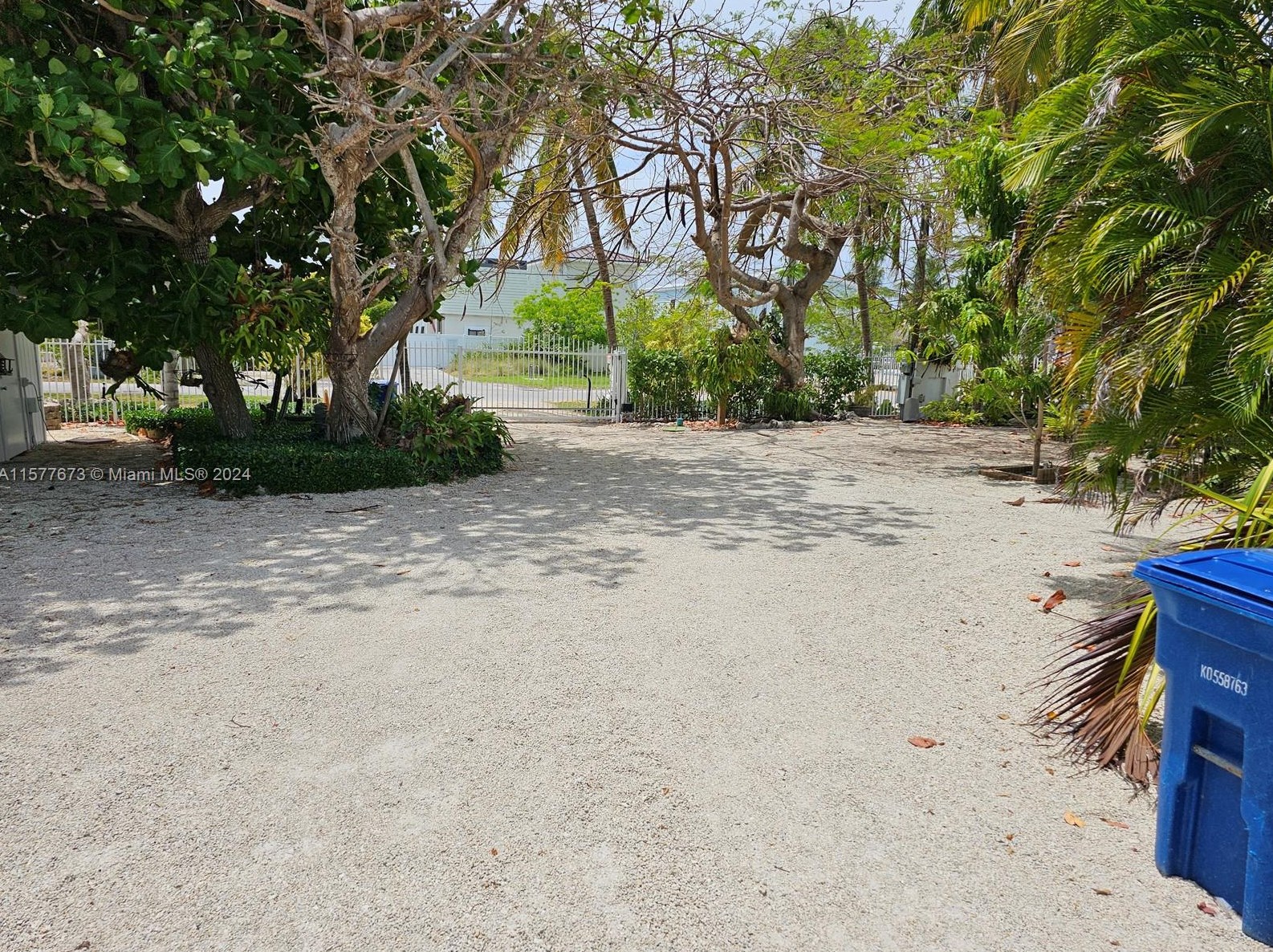 575 Hazel St, Key Largo FL 33037-3125 exterior