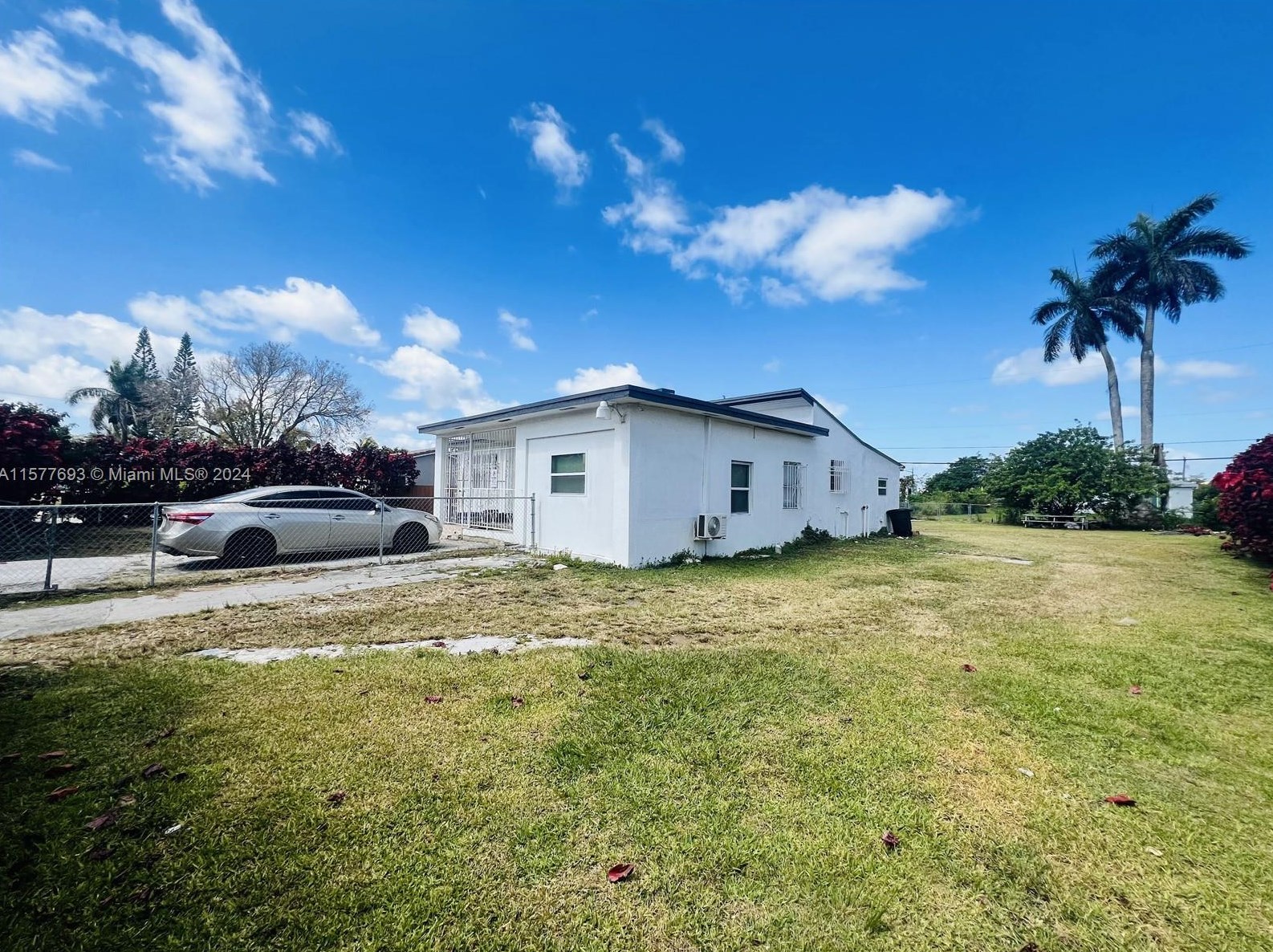 218 7th Ave, Homestead, FL 33034-3250