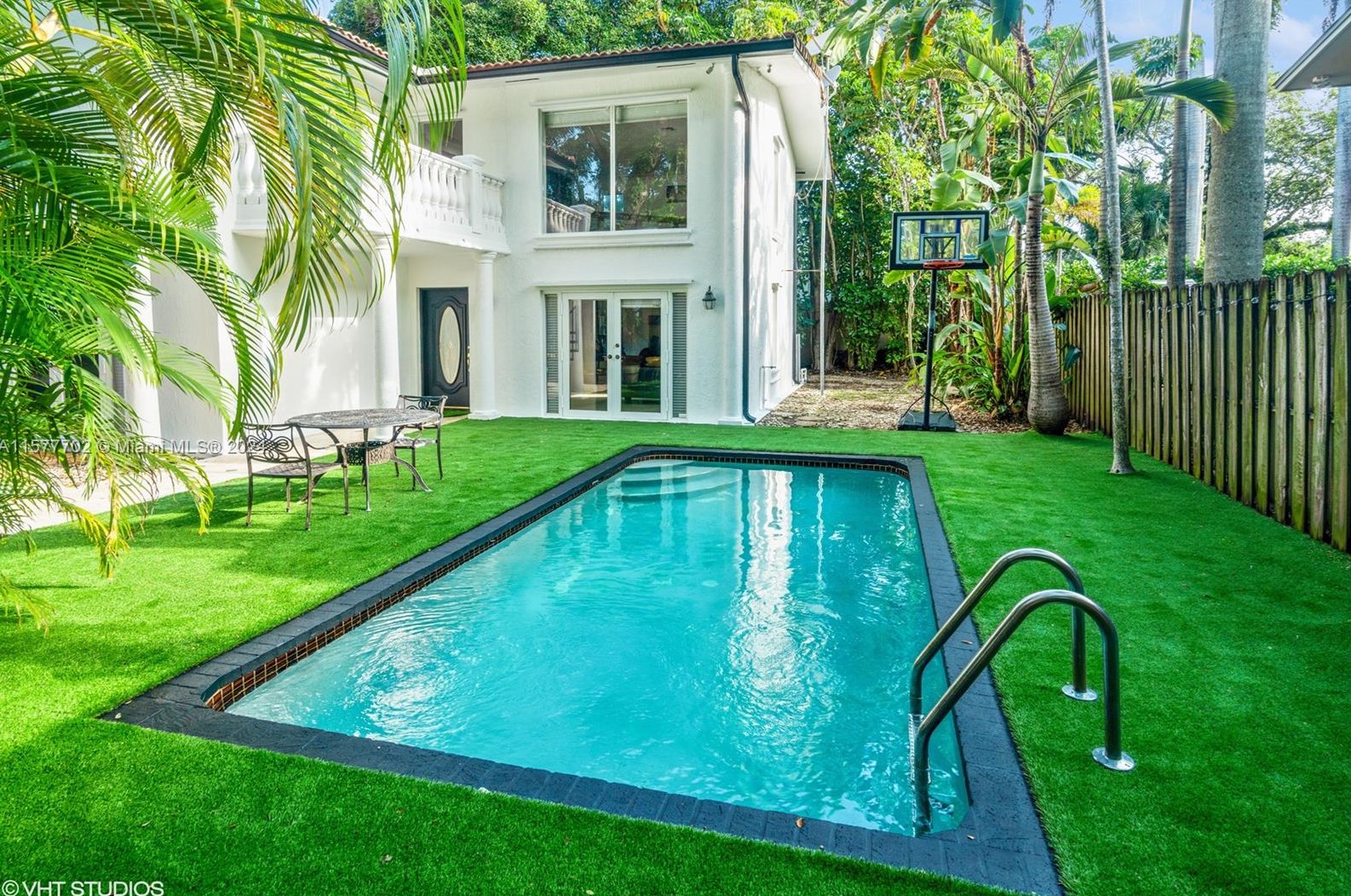 2141 Secoffee St, Miami FL 33133-3214 exterior