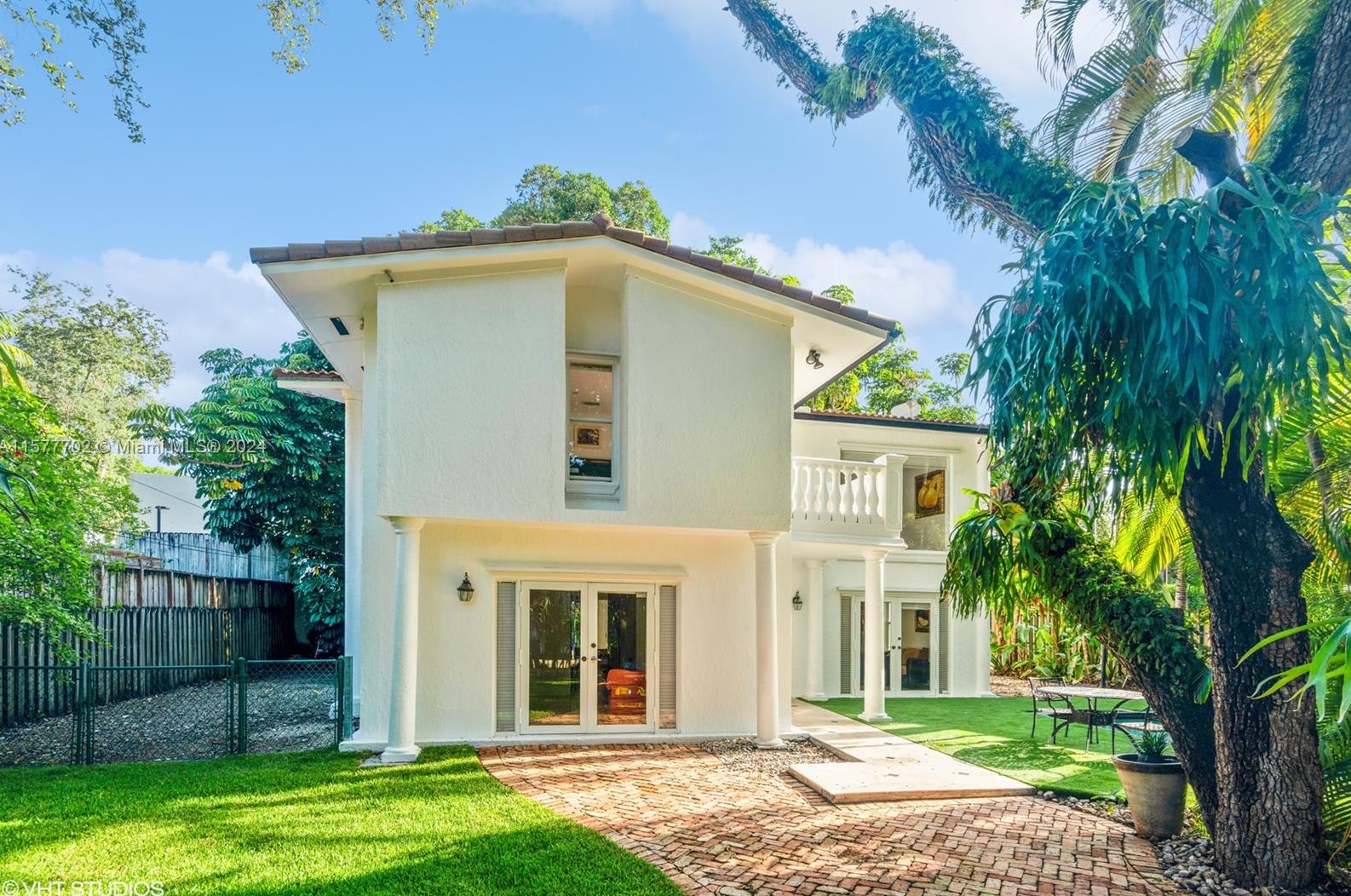 2141 Secoffee St, Miami, FL 33133-3214