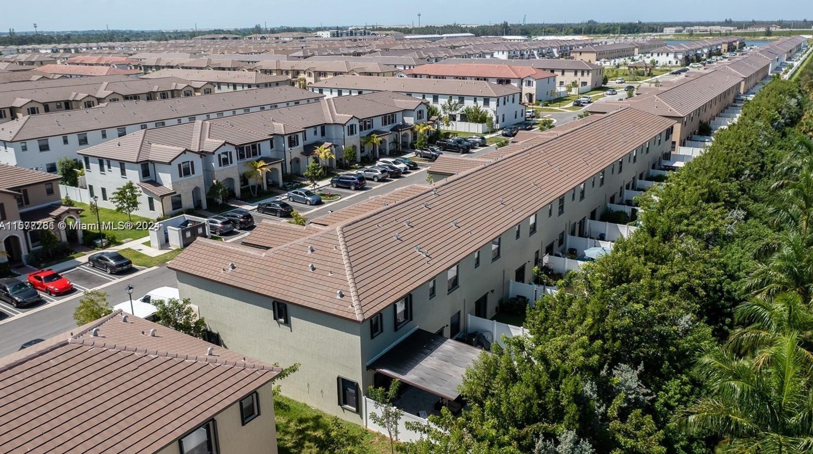 10581 32nd Ln, Hialeah, FL 33018-1703