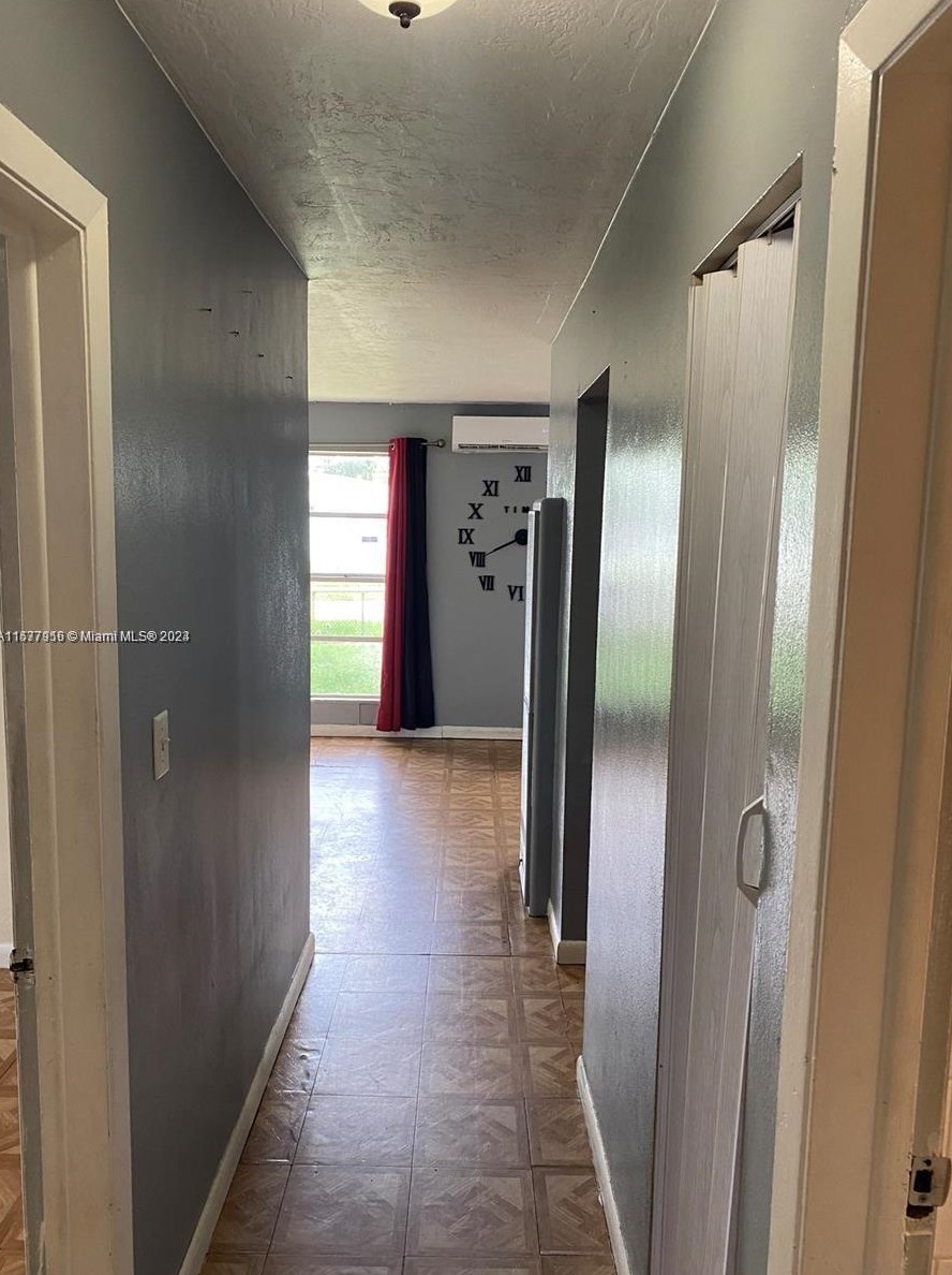 1641 43 St, West Palm Beach FL  33407-3844 exterior