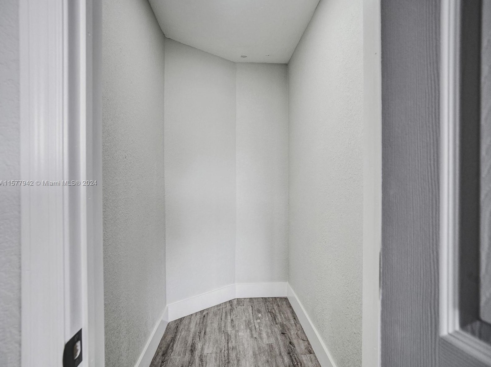 2380 155 St, Miami FL 33054-2750 exterior