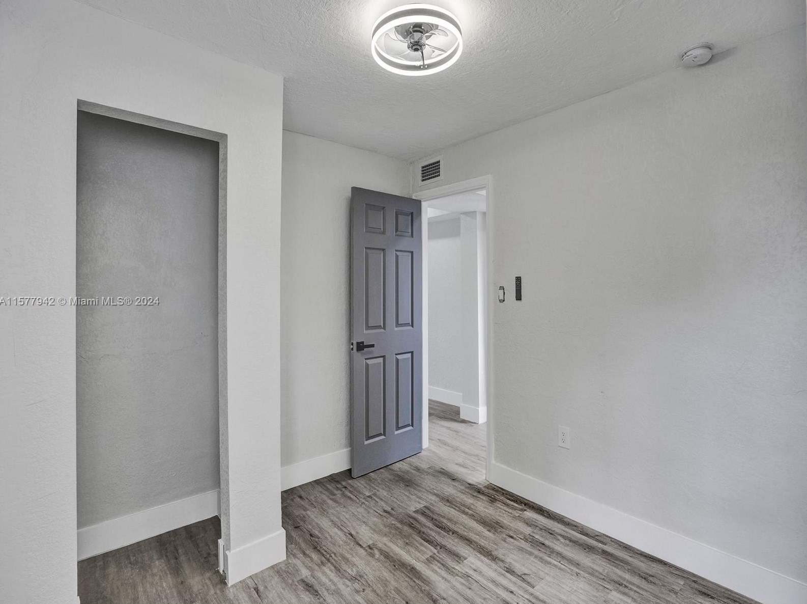 2380 155 St, Miami FL 33054-2750 exterior