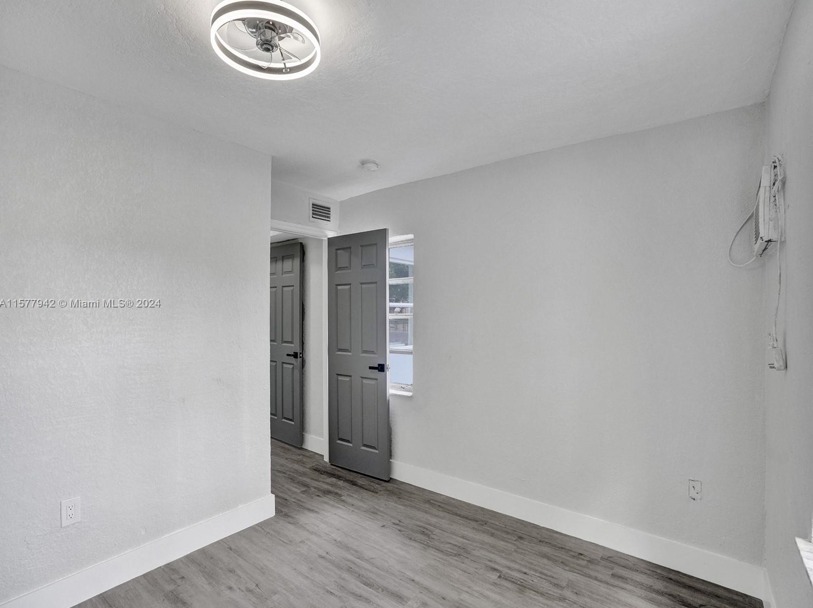 2380 155 St, Miami FL 33054-2750 exterior