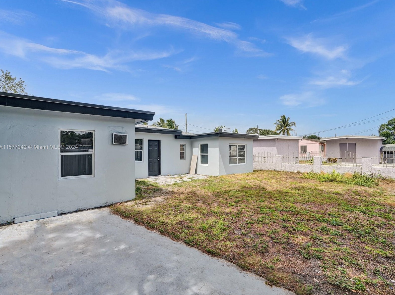2380 155 St, Miami FL 33054-2750 exterior