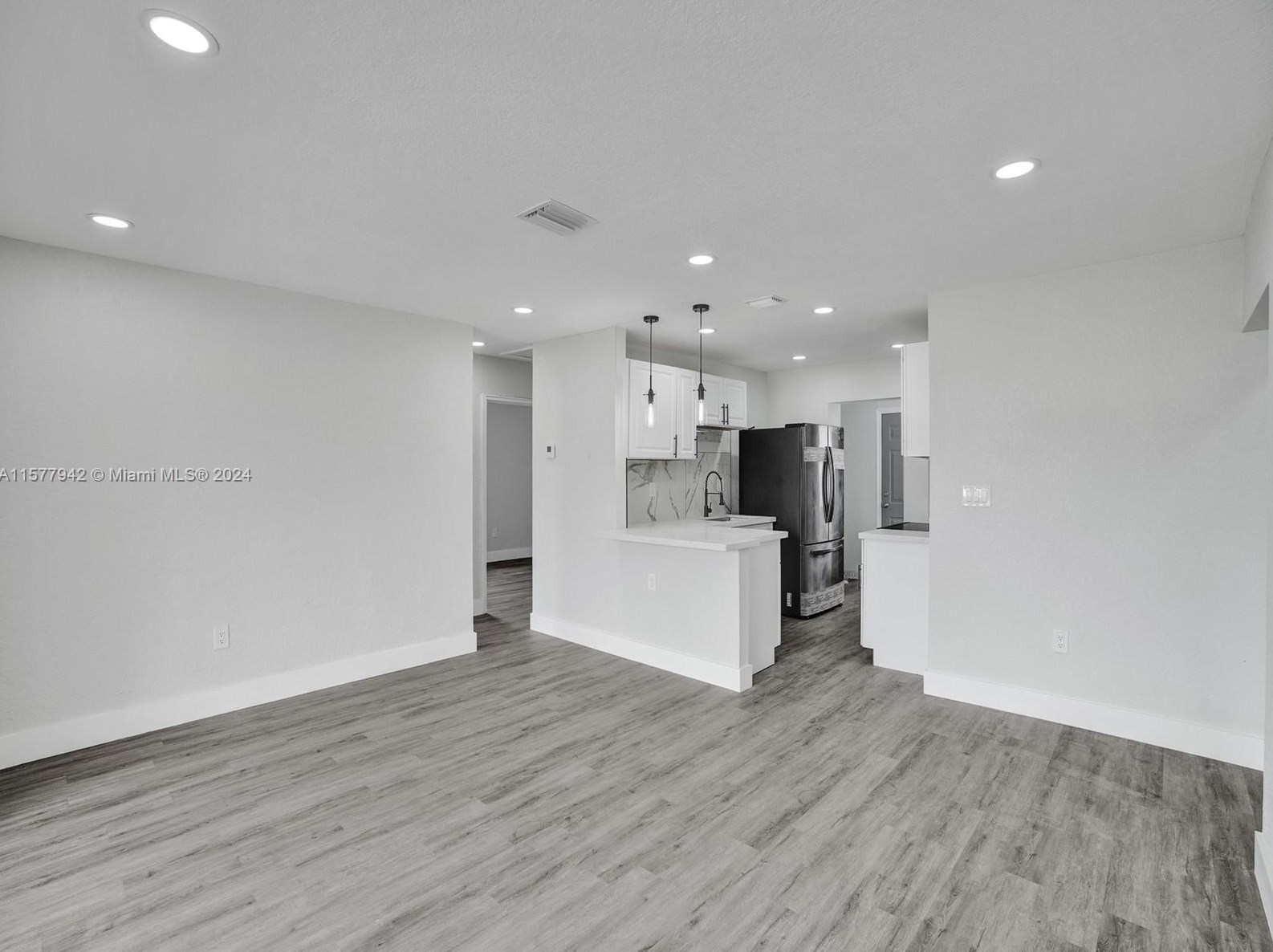 2380 155 St, Miami FL 33054-2750 exterior