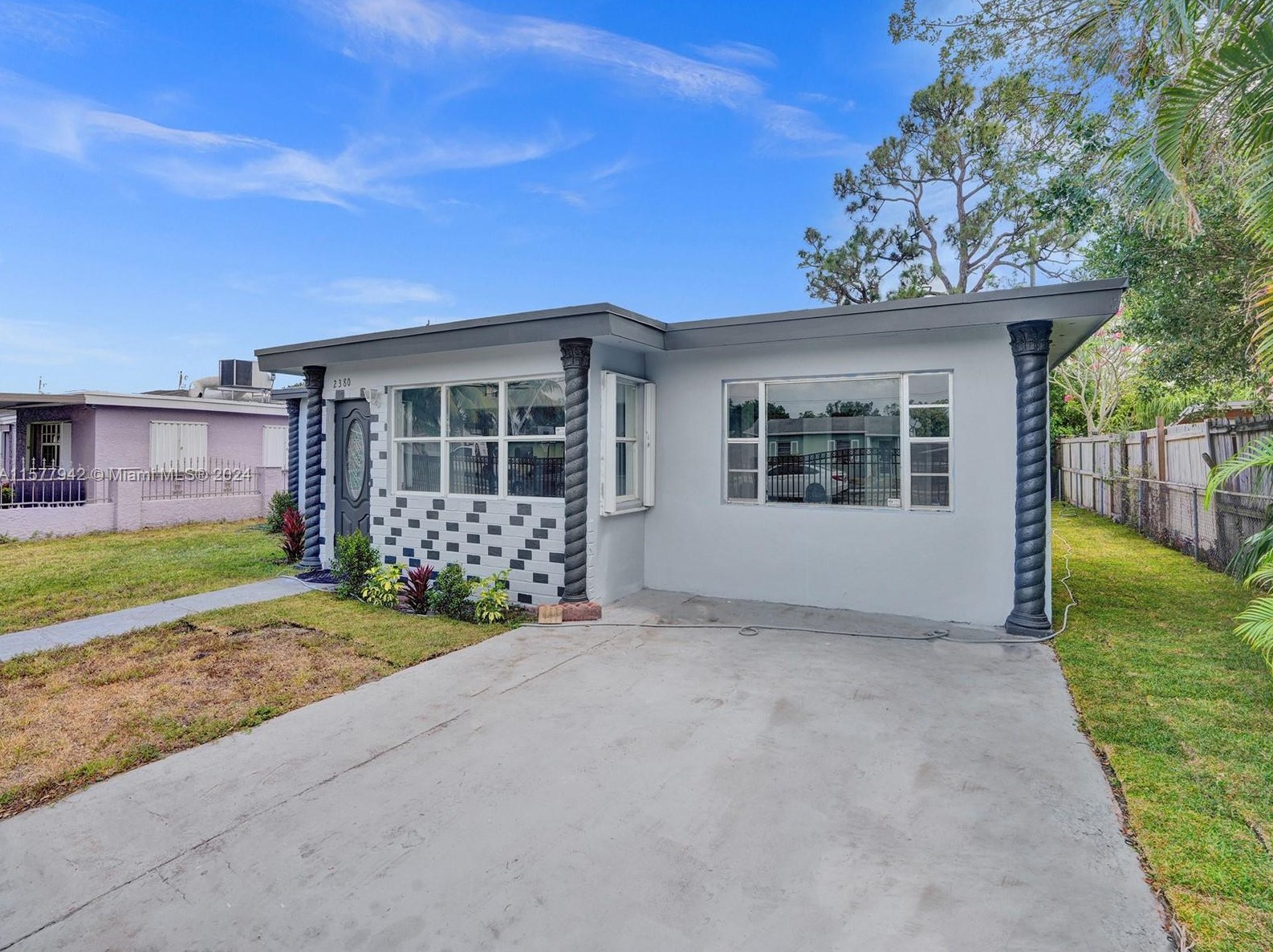 2380 155 St, Miami FL 33054-2750 exterior