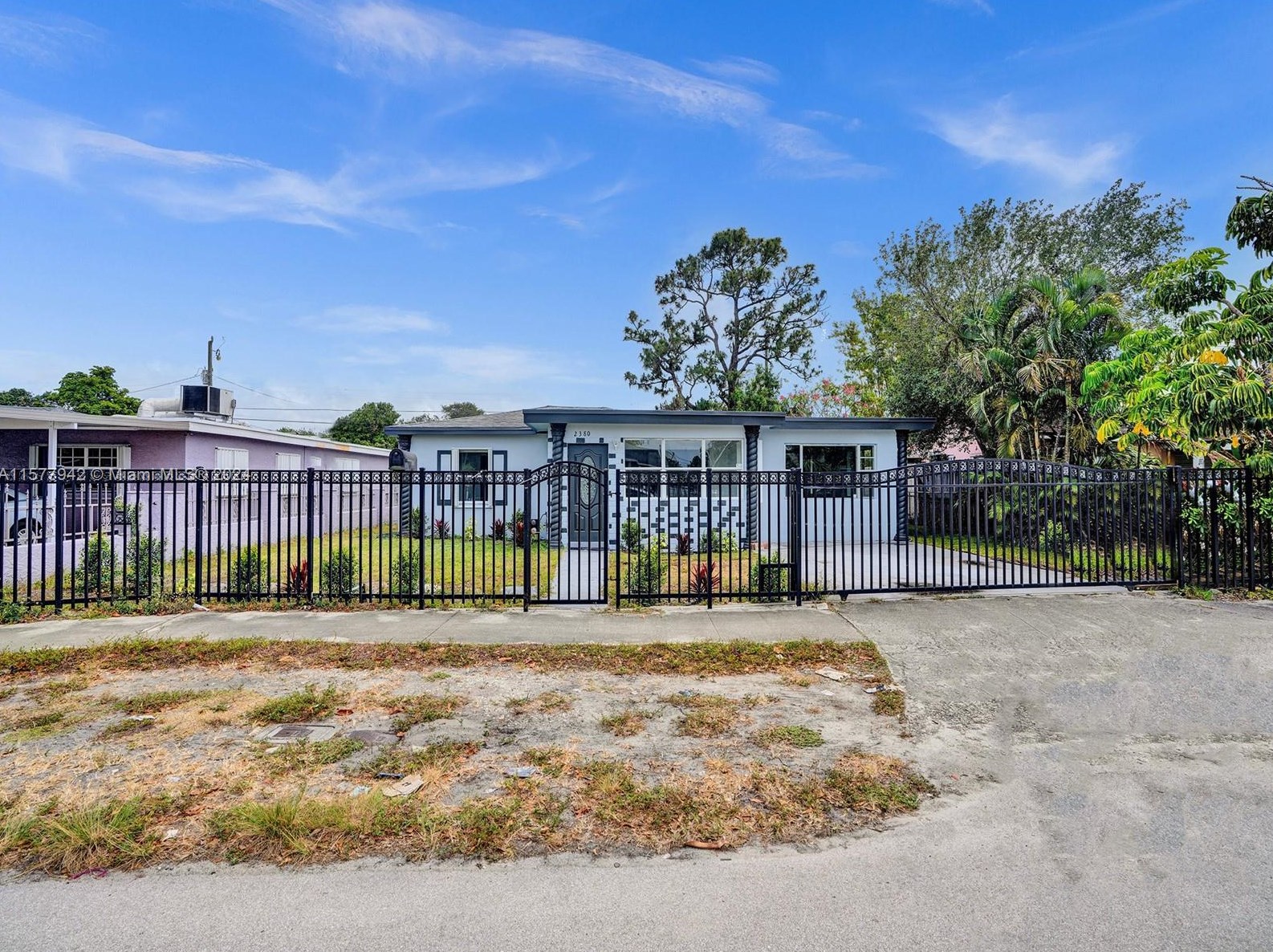 2380 155 St, Miami FL 33054-2750 exterior