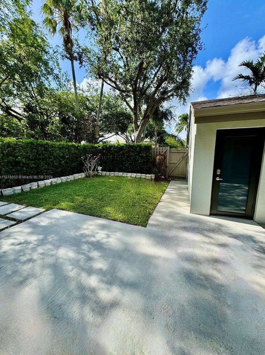 10520 112th Ave, Miami, FL 33176-8216