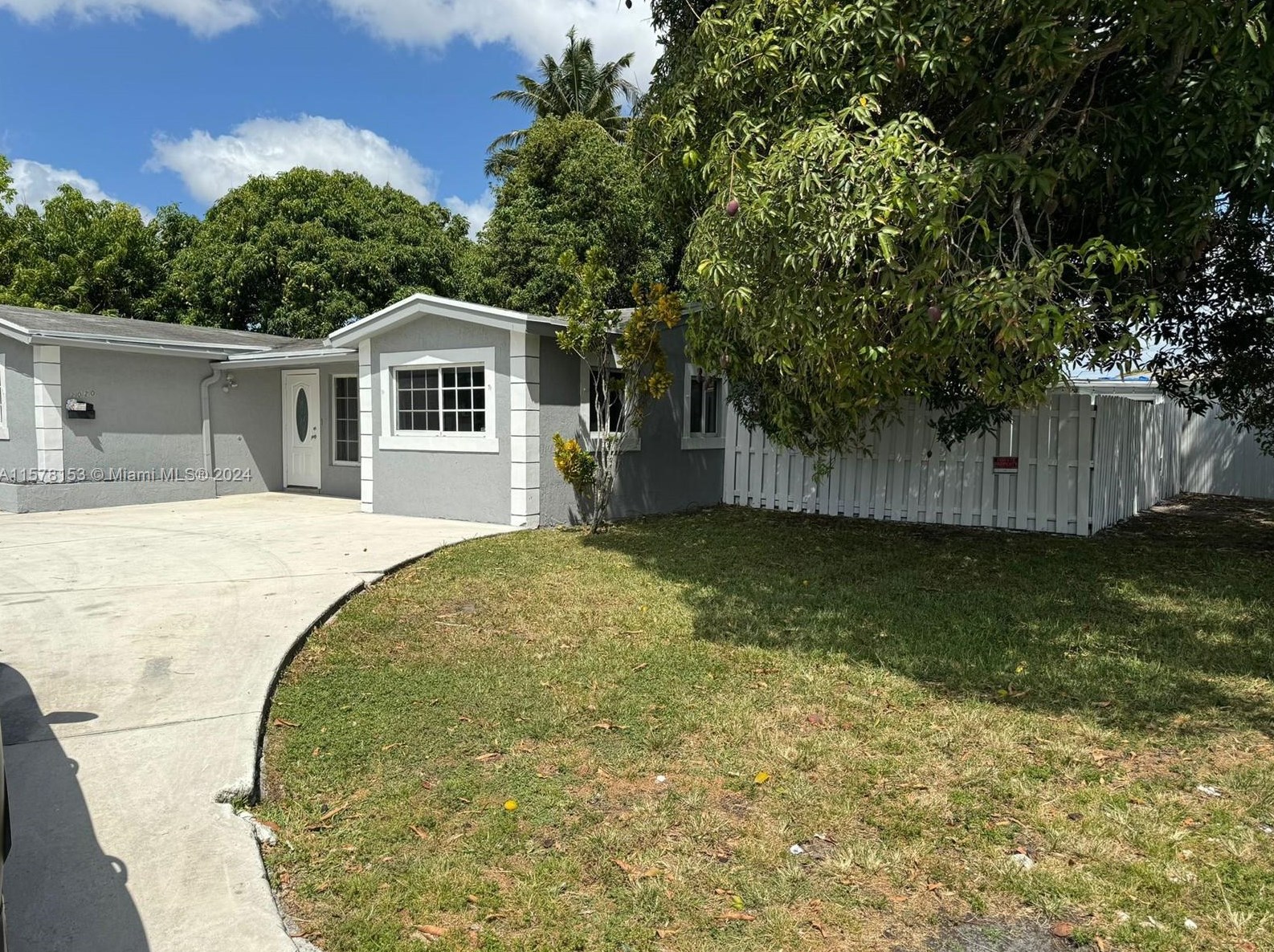 2020 Bahama Dr, Hollywood, FL 33023-2641