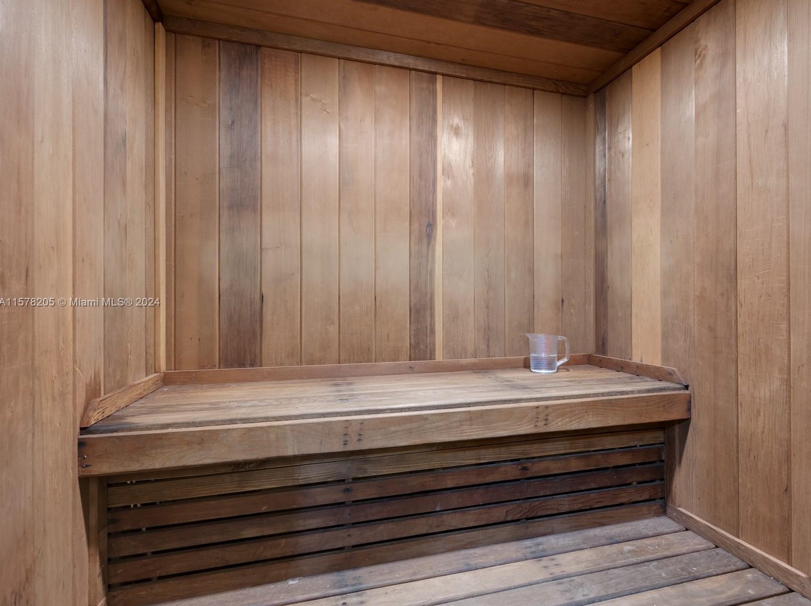 1410 Sheridan St, Hollywood FL 33020-2248 exterior