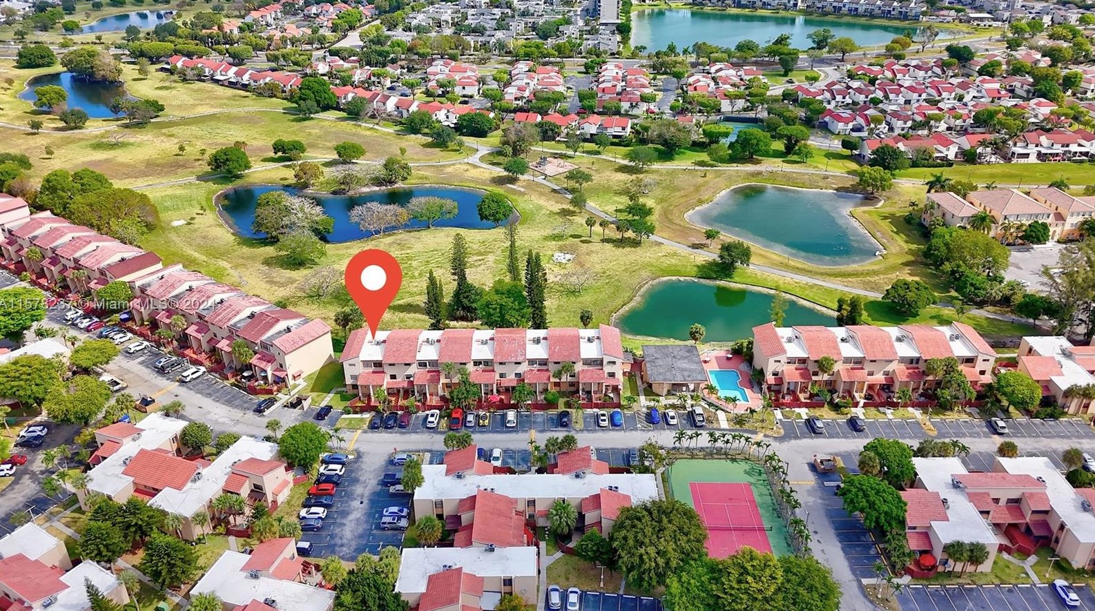 281 Park Dr, Miami, FL 33172-5405