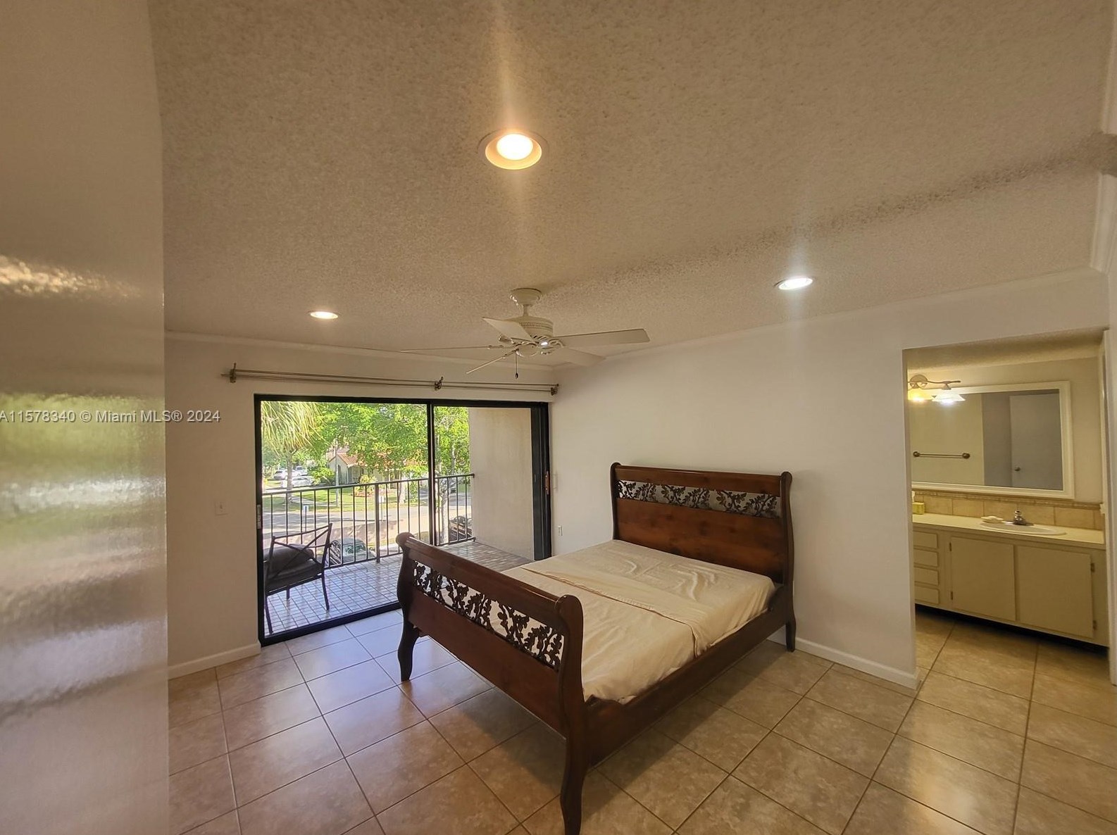 6305 Gage Pl #302-a, Hialeah, FL 33014