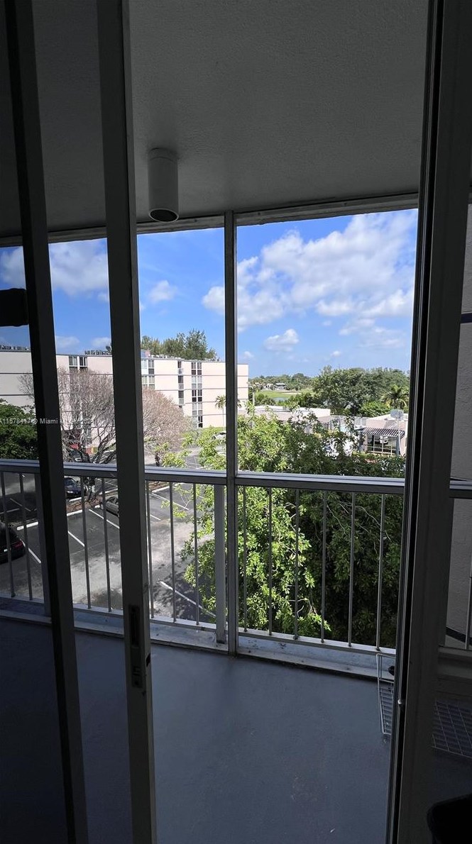 7035 Nw 186th St #d409, Hialeah, FL 33015
