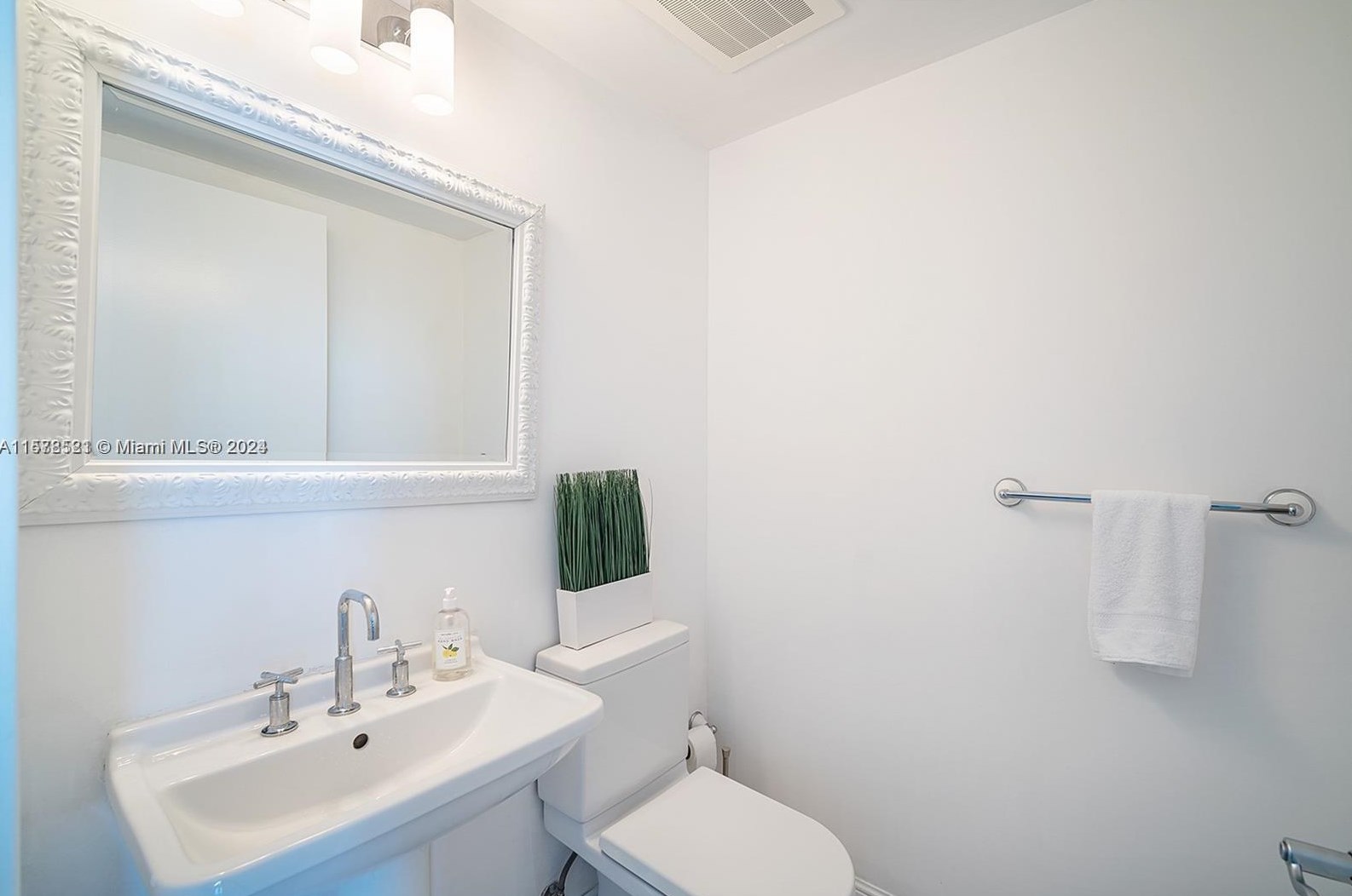 185 7th St, Miami FL  33130-2967 exterior