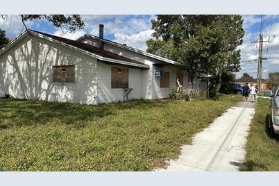 2925 NW 10th Ct - Photo 1