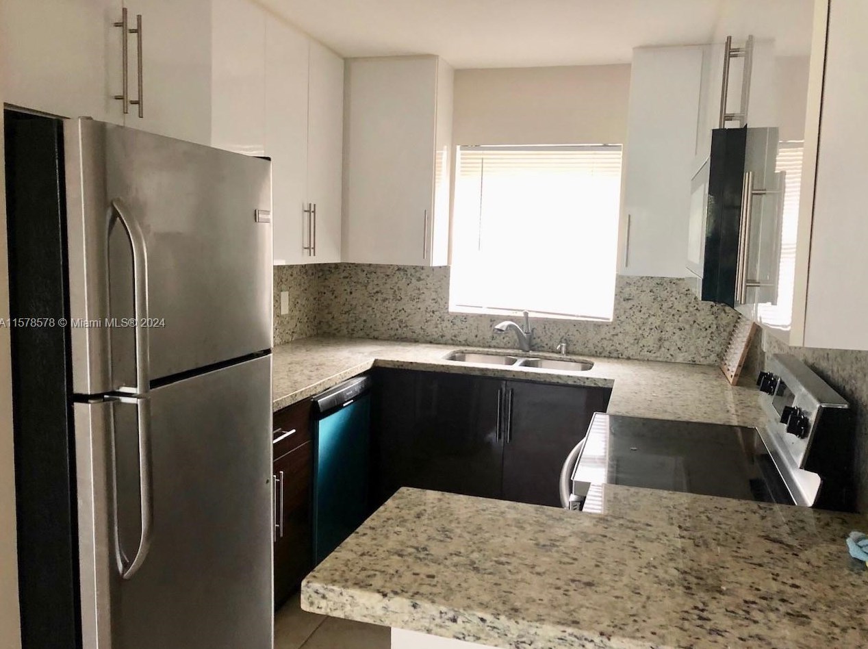 2521 Pierce St, Hollywood, FL 33020-4311