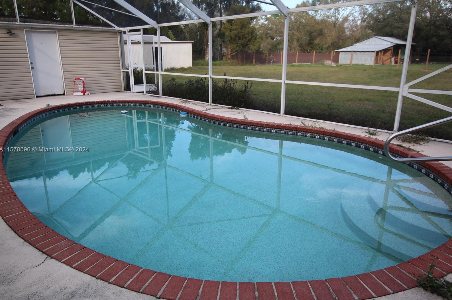 3761 165 Ct, Okeechobee FL 34972-8413 exterior