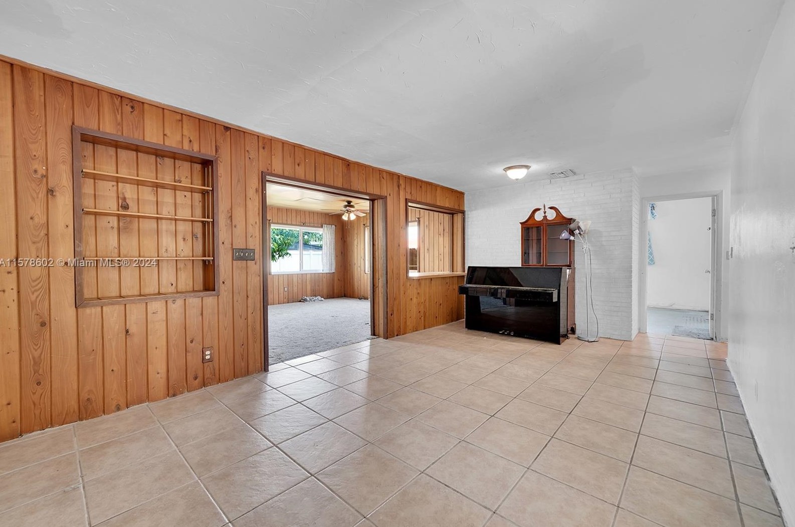 6641 Douglas St, Hollywood, FL 33024