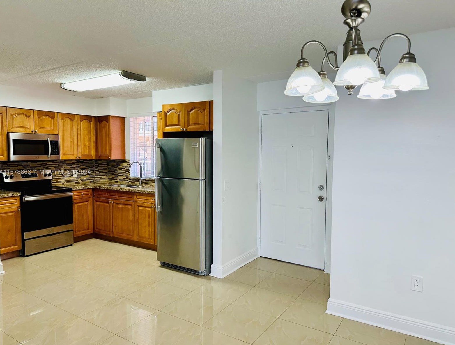 6065 Nw 186th St #211, Hialeah, FL 33015