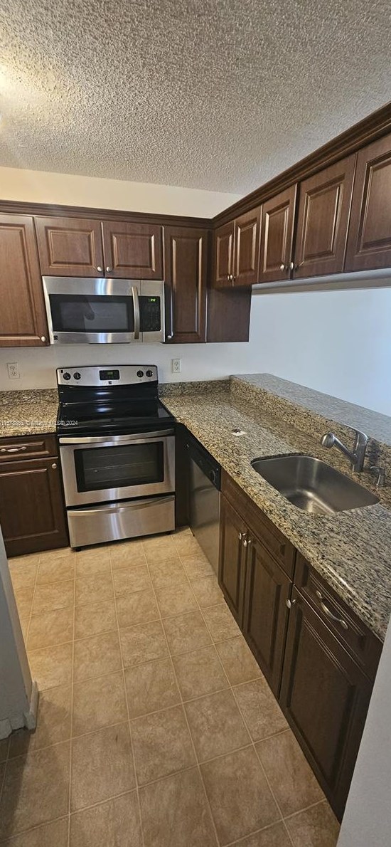 16203 Glenmoor Dr, West Palm Beach, FL 33409-2841